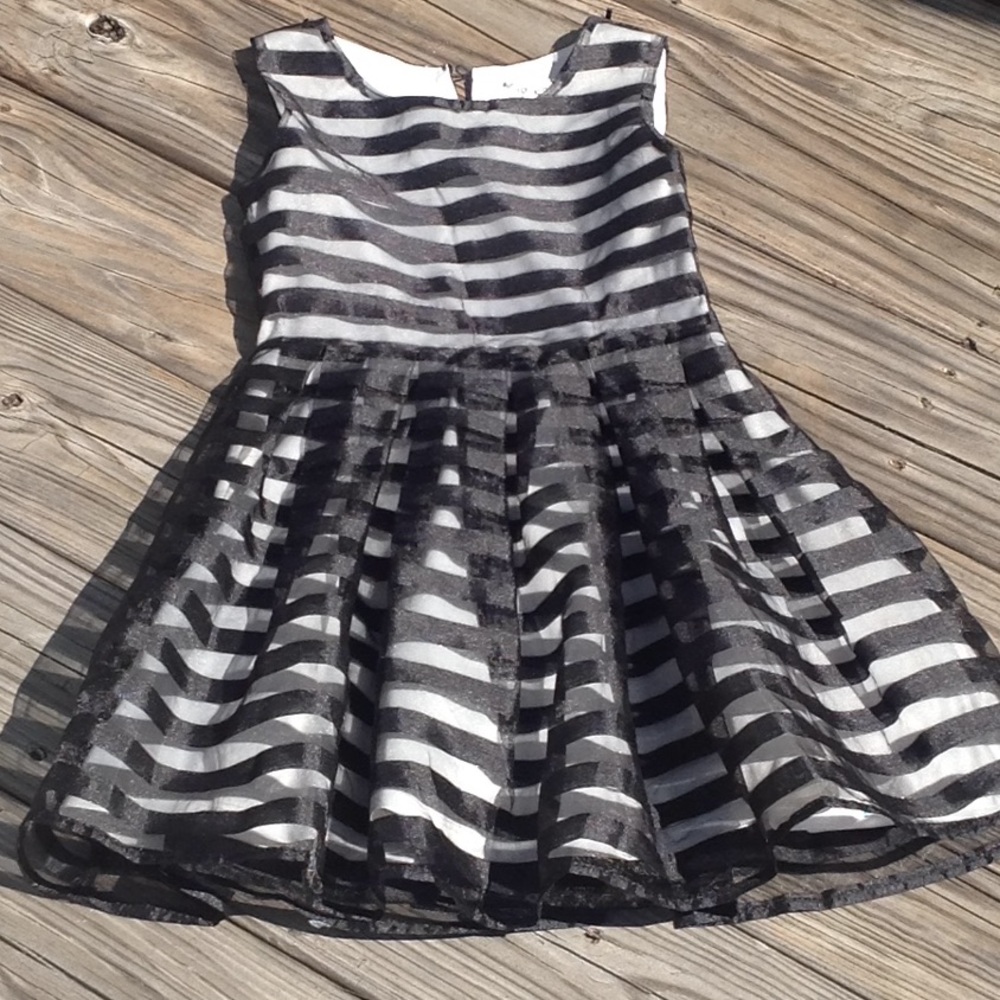 Gorgeous girls dress, Size 7